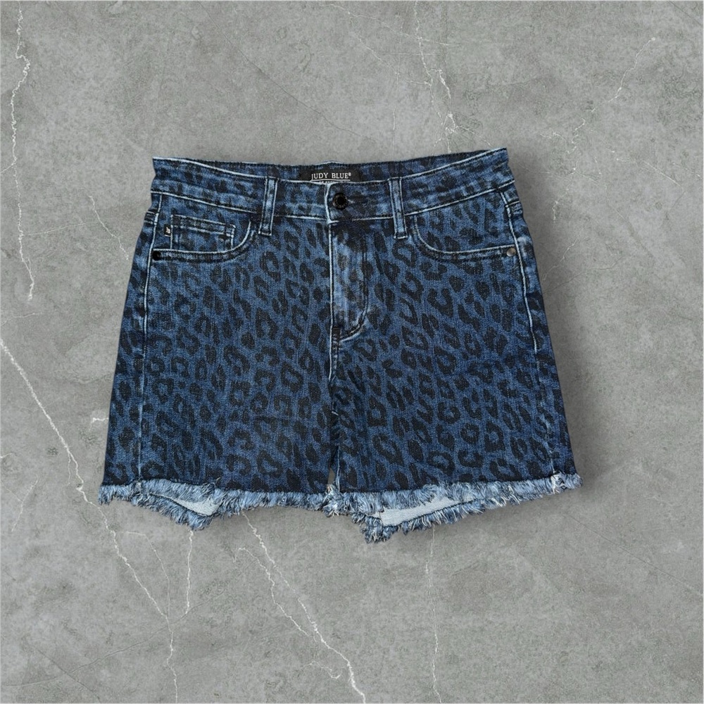 Judy Blue Leopard Print Mid Rise Fray Hem Shorts